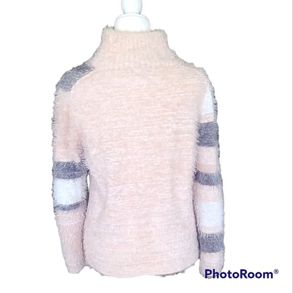 Vince Camuto Chunky Turtleneck Mixed Yarn Eyelash Intarsia Sweater - Picture 4 of 10